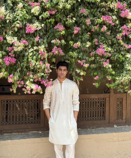 Ivory White Embroided Kurta Pajamas