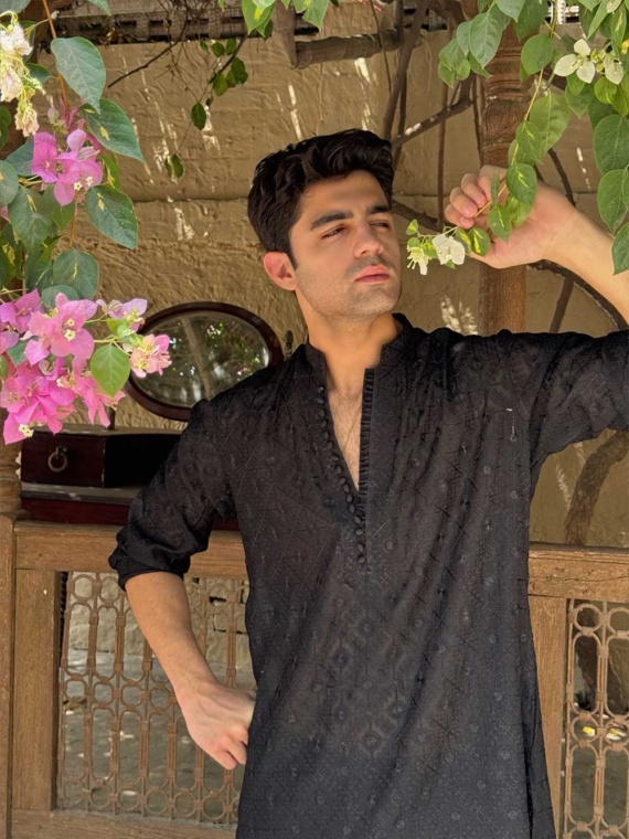Black Embroided Kurta Pajamas - Image 2