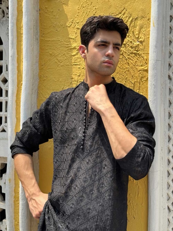 Black Embroided Kurta Pajamas - Image 3